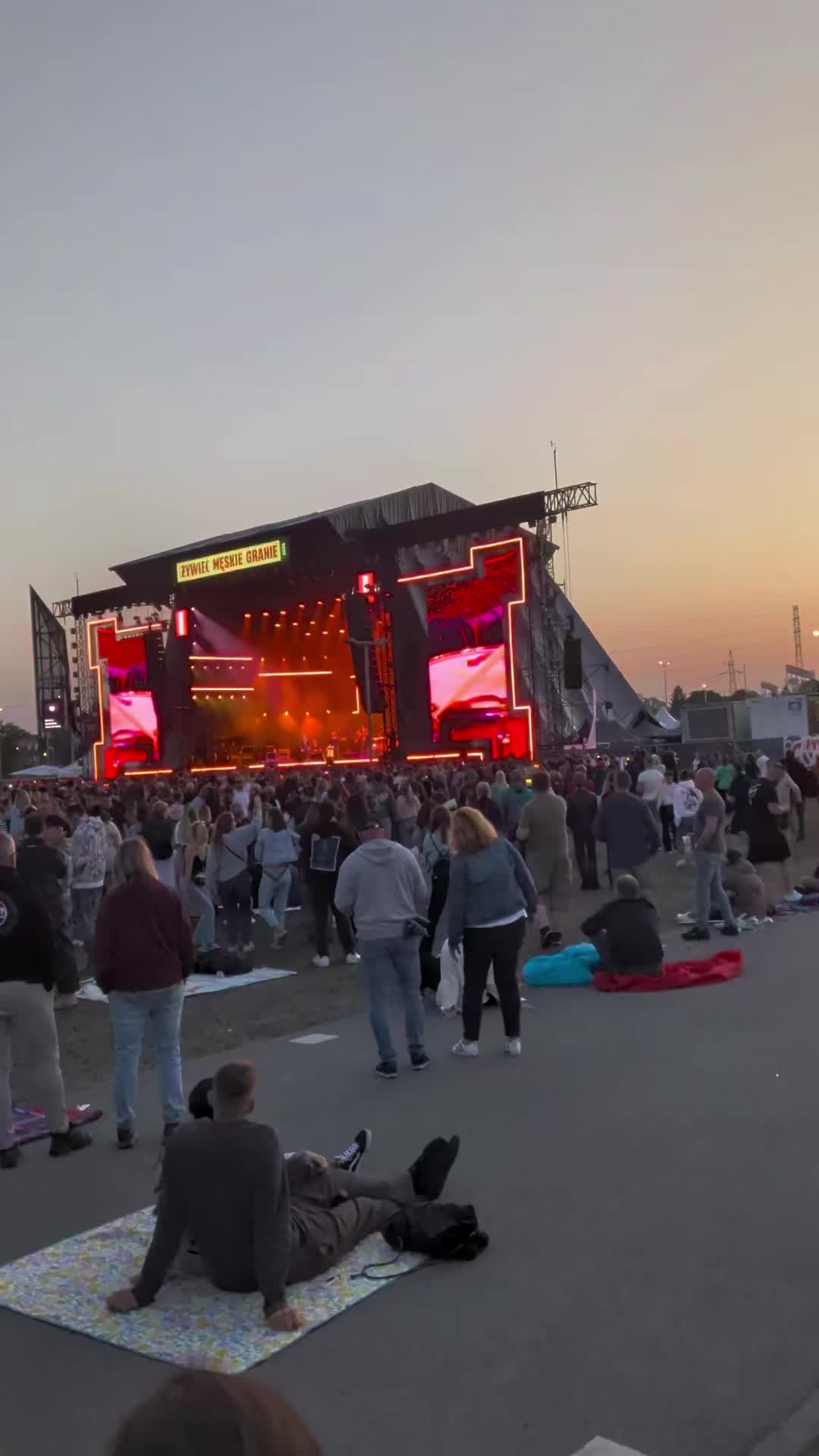 @LukiLuki