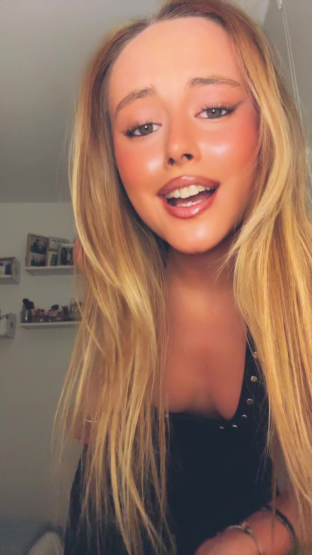 @anaavanmidd
