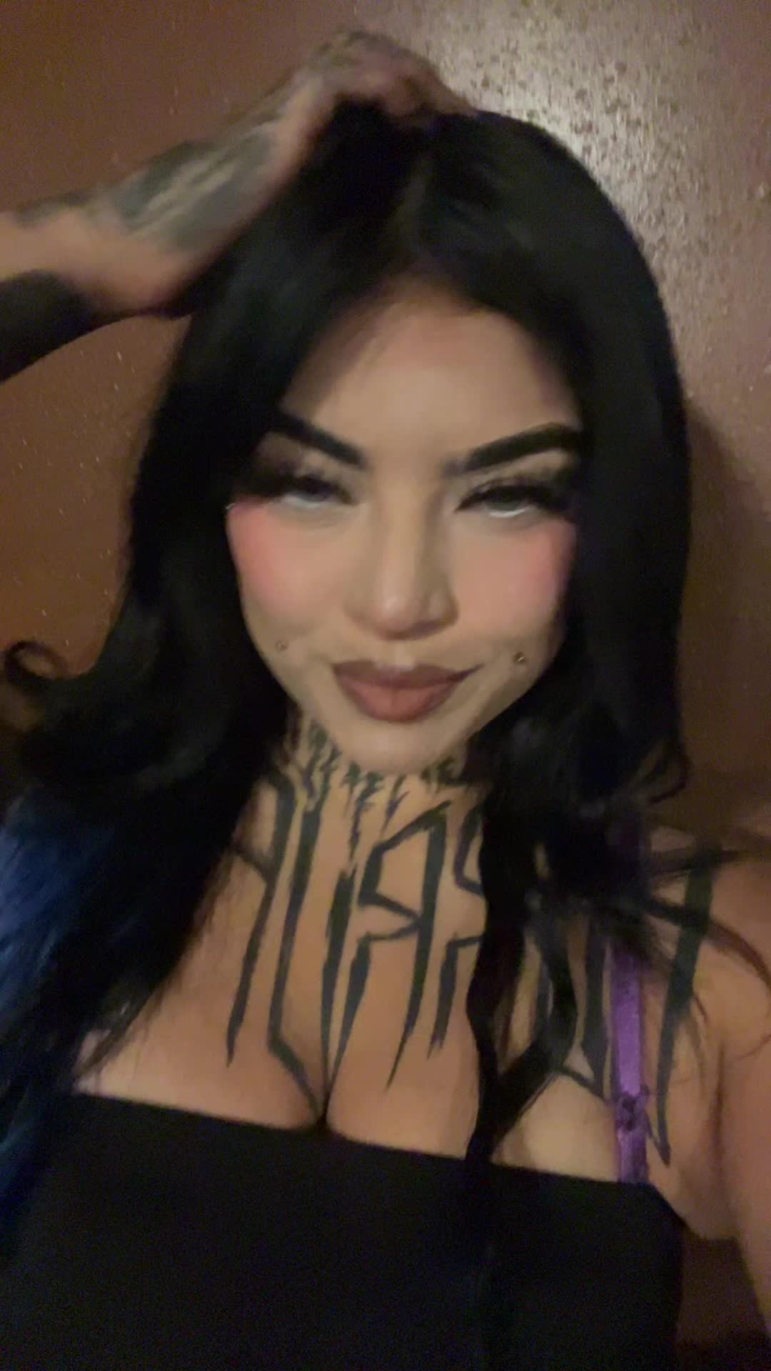 @FREAKSHOW KEEZH🦇
