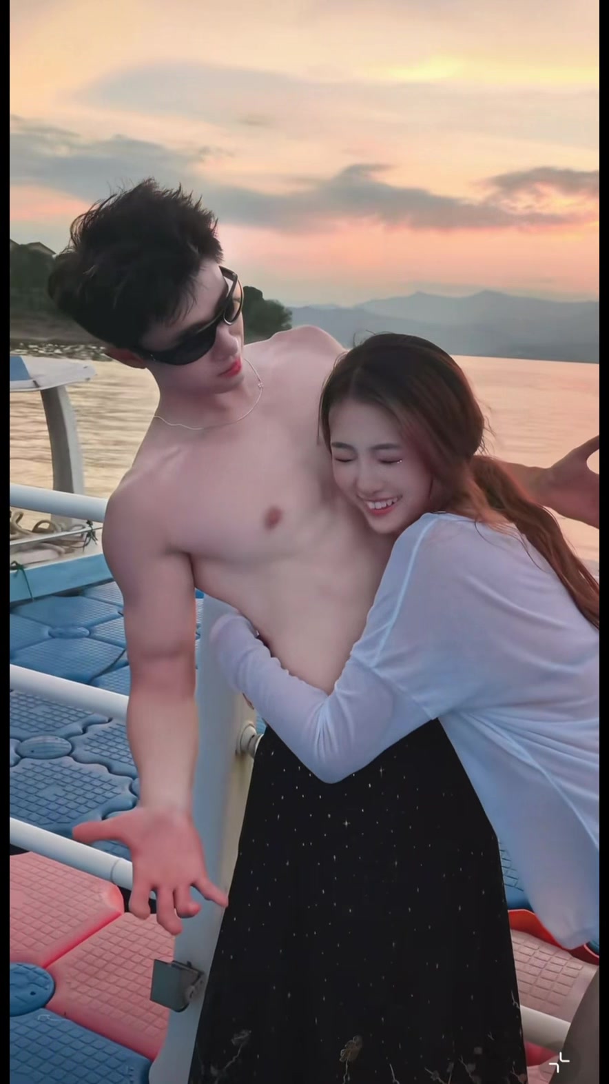 @𝐿𝑢𝑦𝑖𝑛