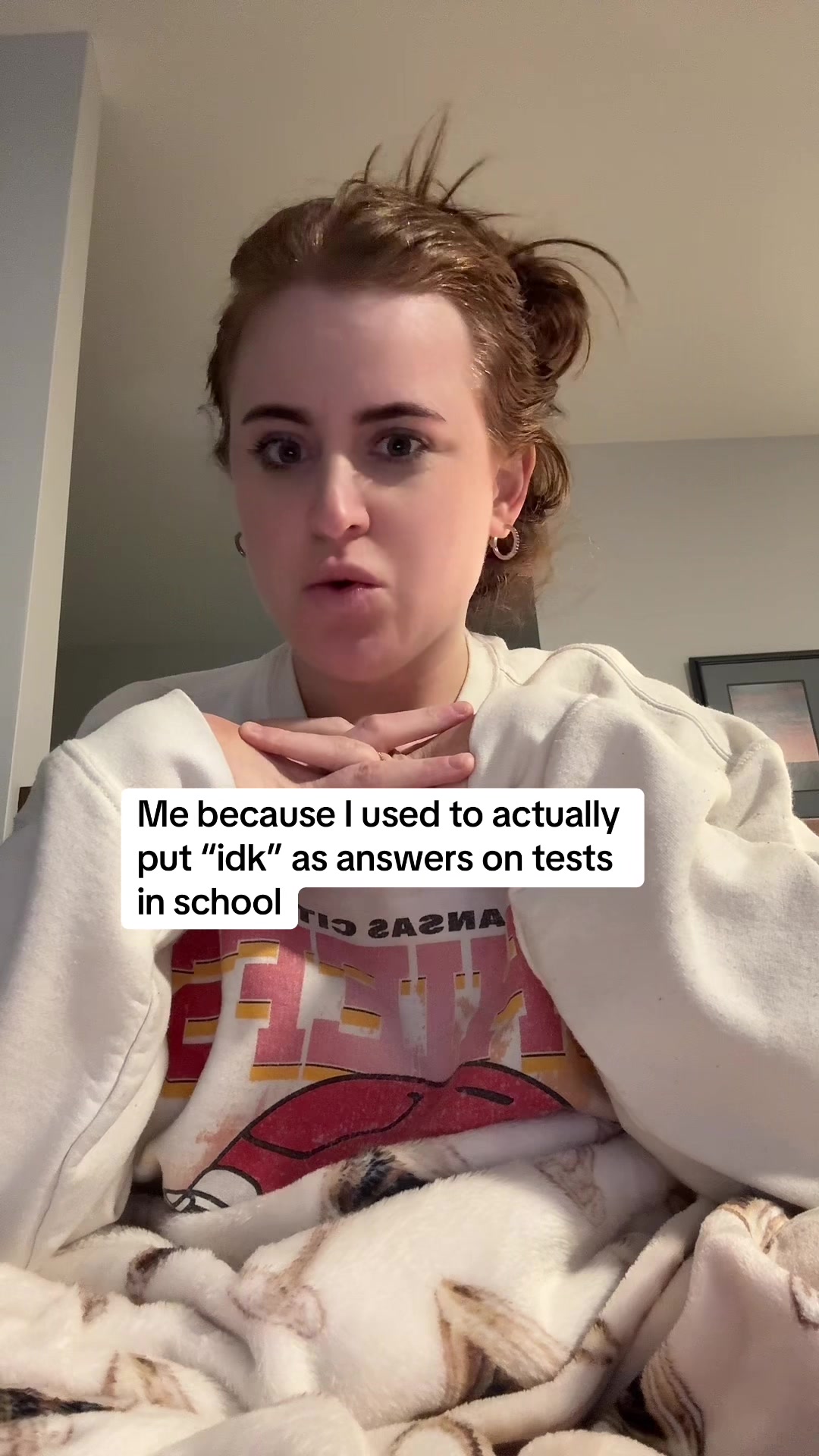 @HOLLI