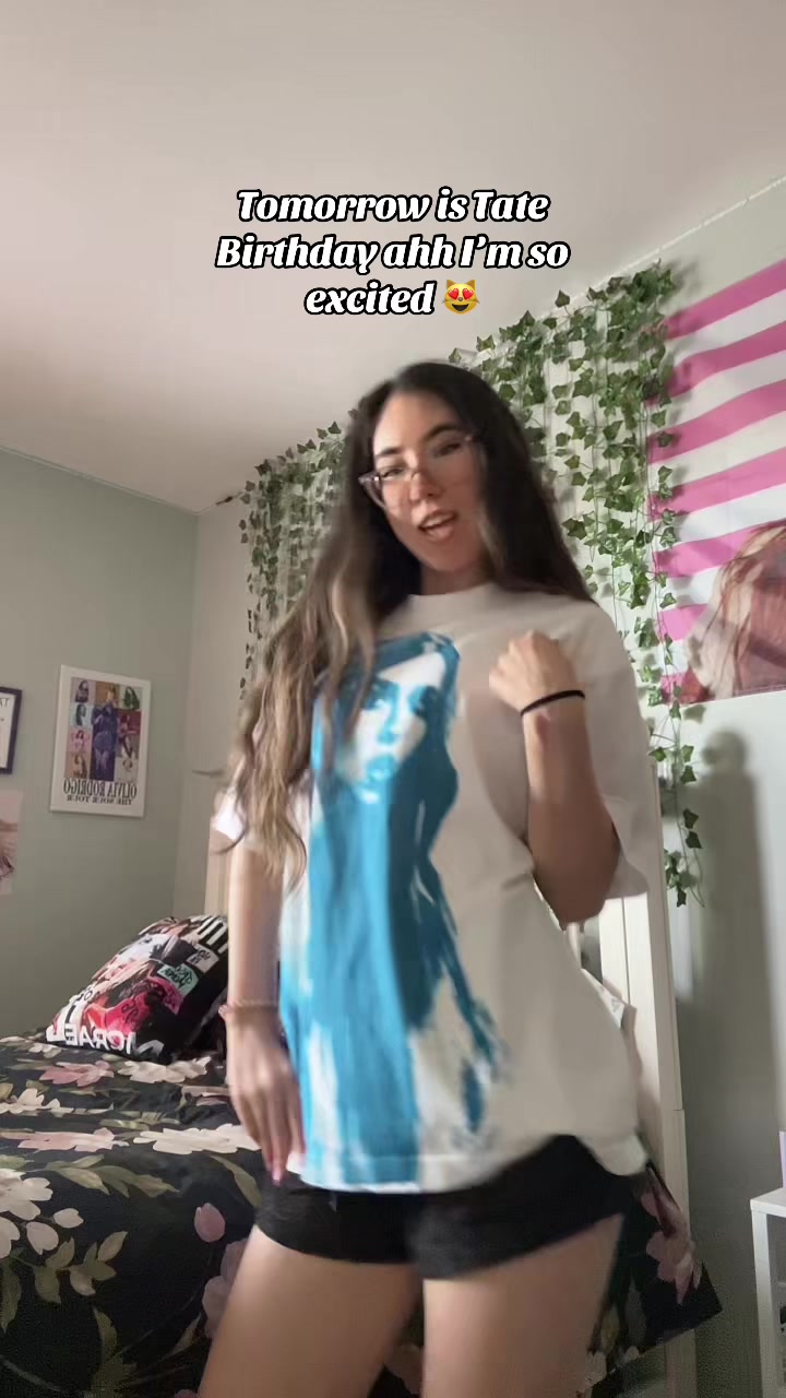 @𝒜𝓈𝒽𝓁𝑒𝒾𝑔𝒽 &trade;️ 💋💋💋