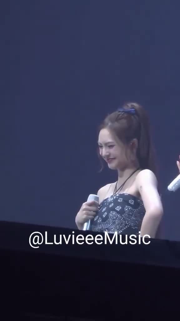 @โ
dinda_๐๐โฌโ