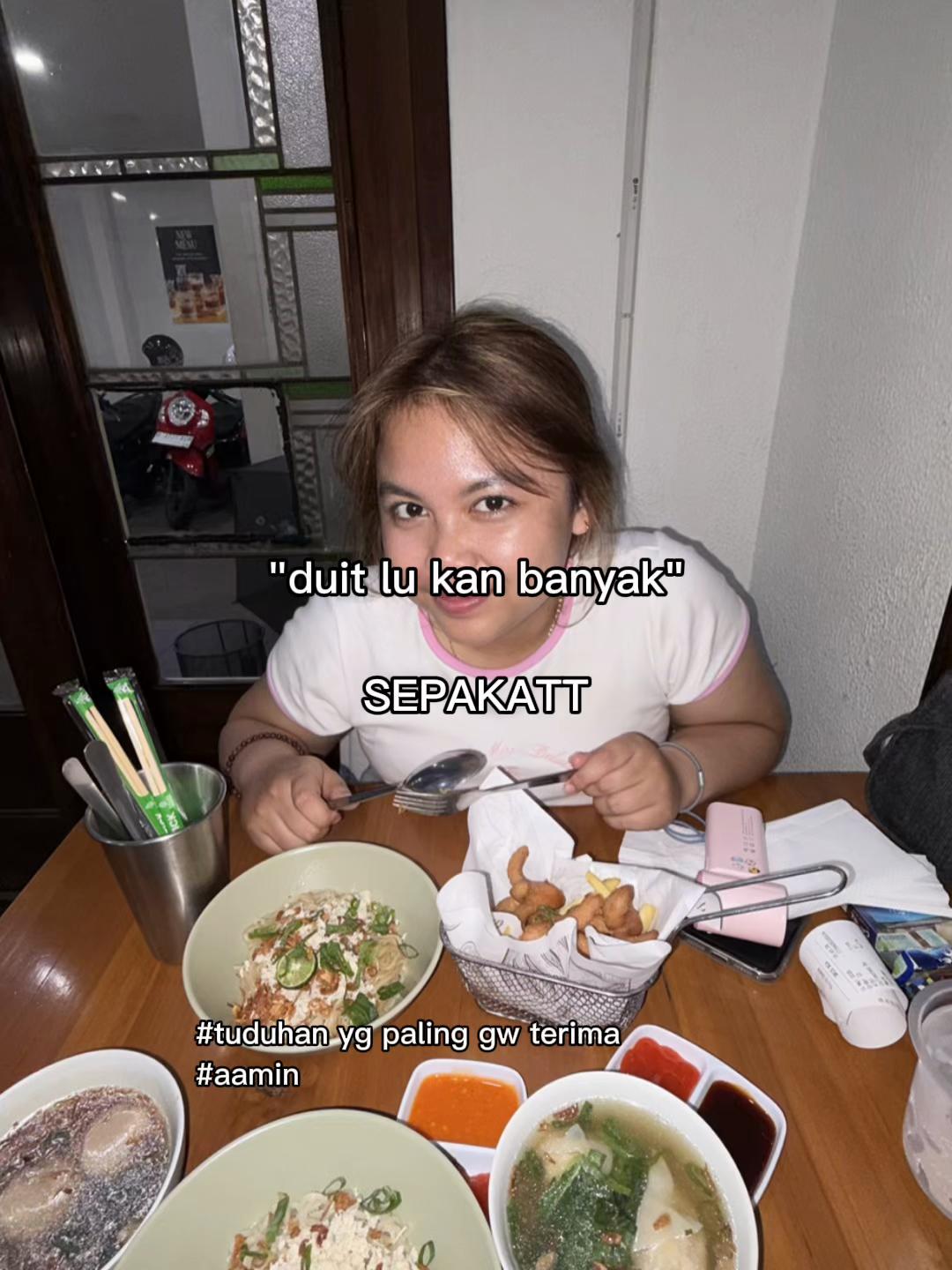 @h4lfmo0n