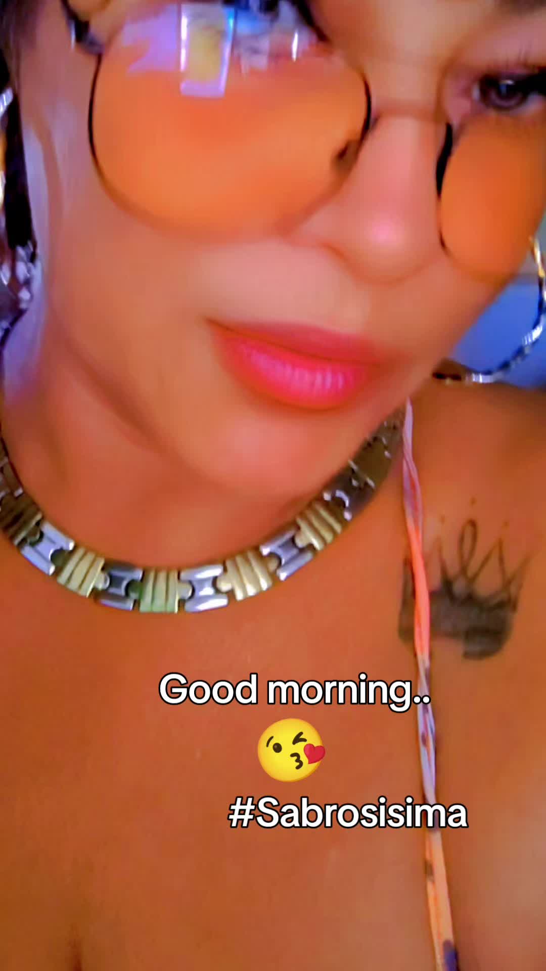 @IslandQueen 😘