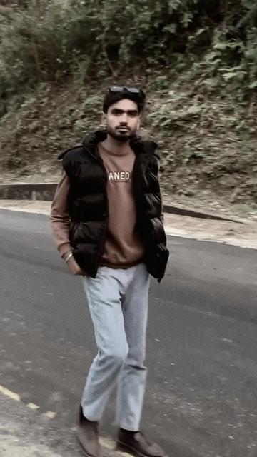 @🦅