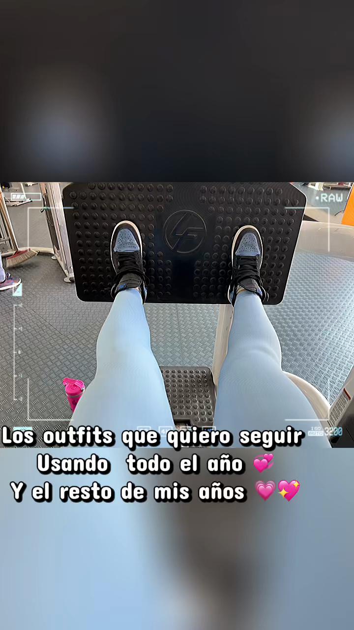 @Alejandra Villegas N
