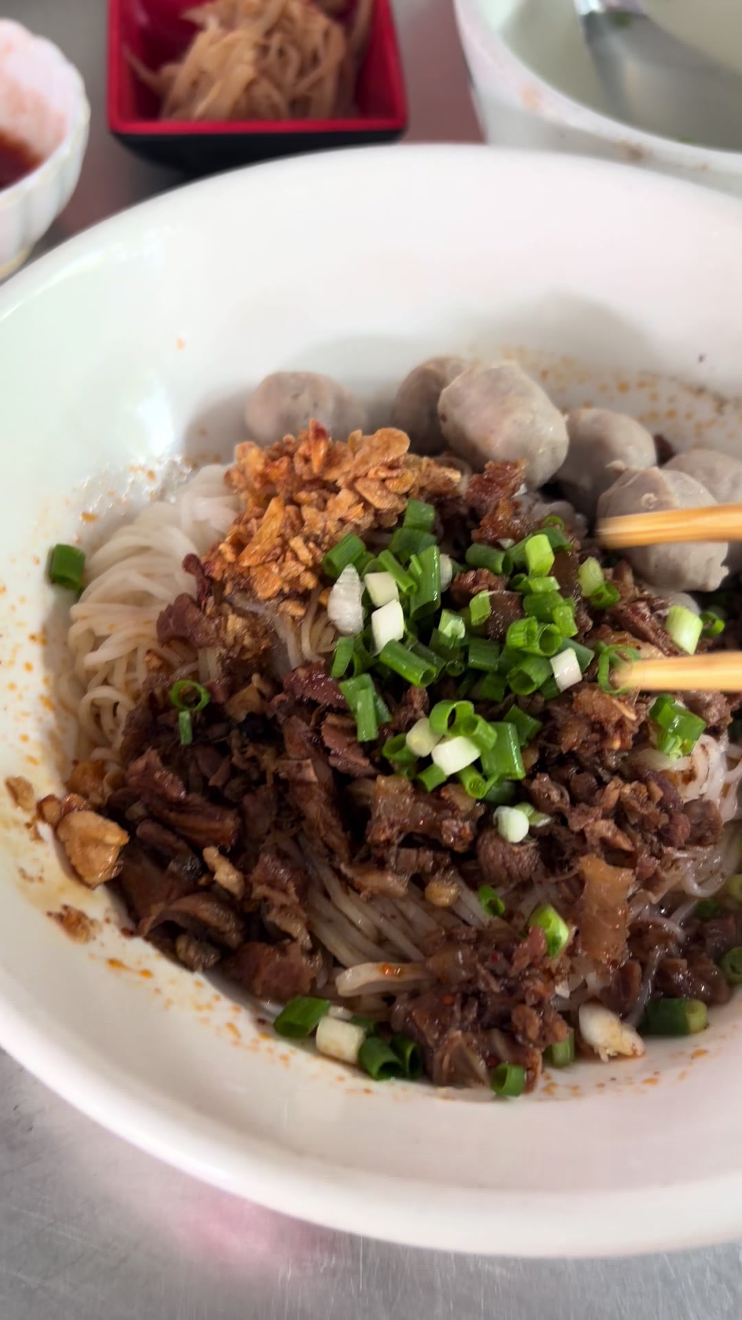 @Nu Nu Wai