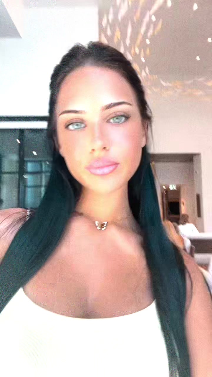 @𝑨𝒏𝒅𝒋𝒆𝒍𝒂