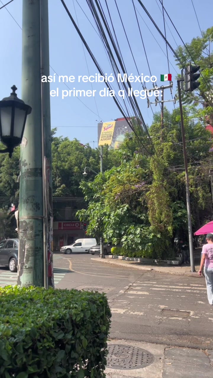 @holalola