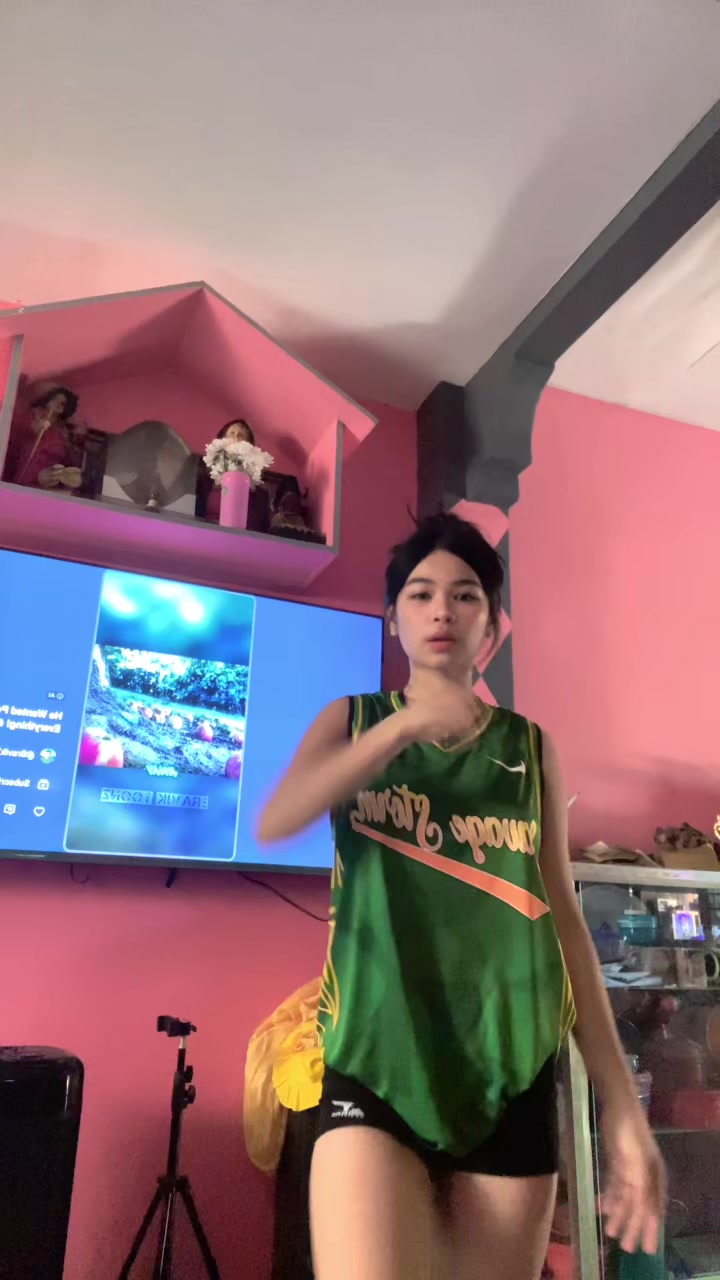 @jeniee
