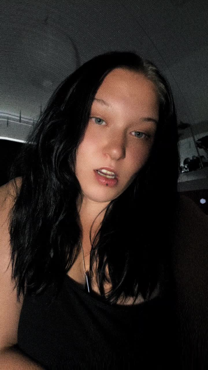 @💥Creepy🦋《Nicht die deine》💯