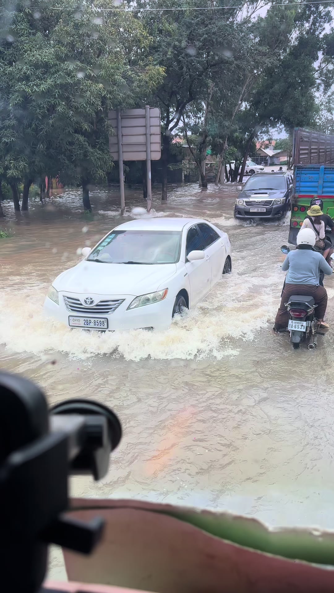 @ប្រុស ខ្មៅ..🇰🇭