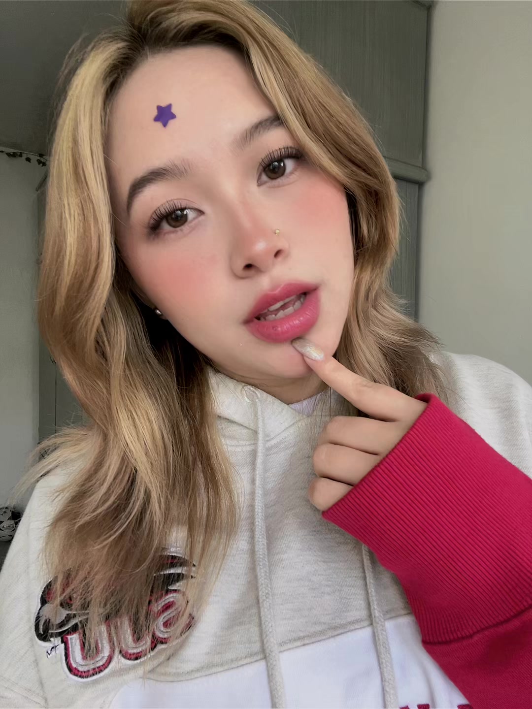 @🧘🏼&zwj;♀️