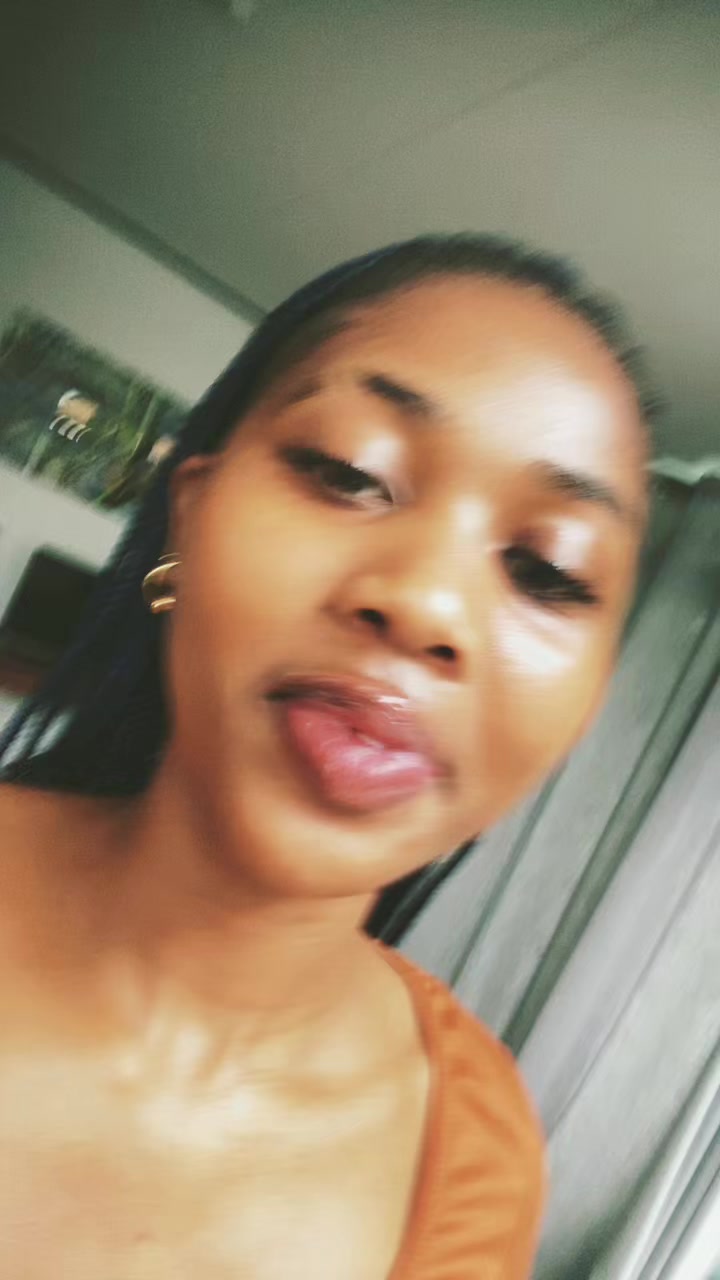 @evelinekaphe