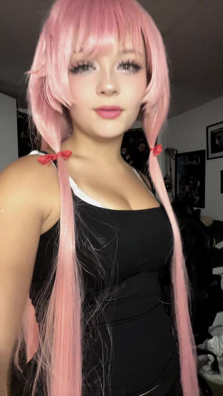 @_axhley_