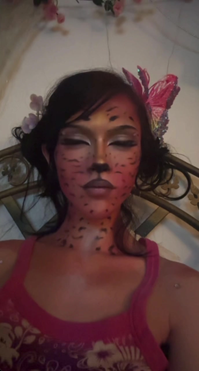 @kissingyourlies