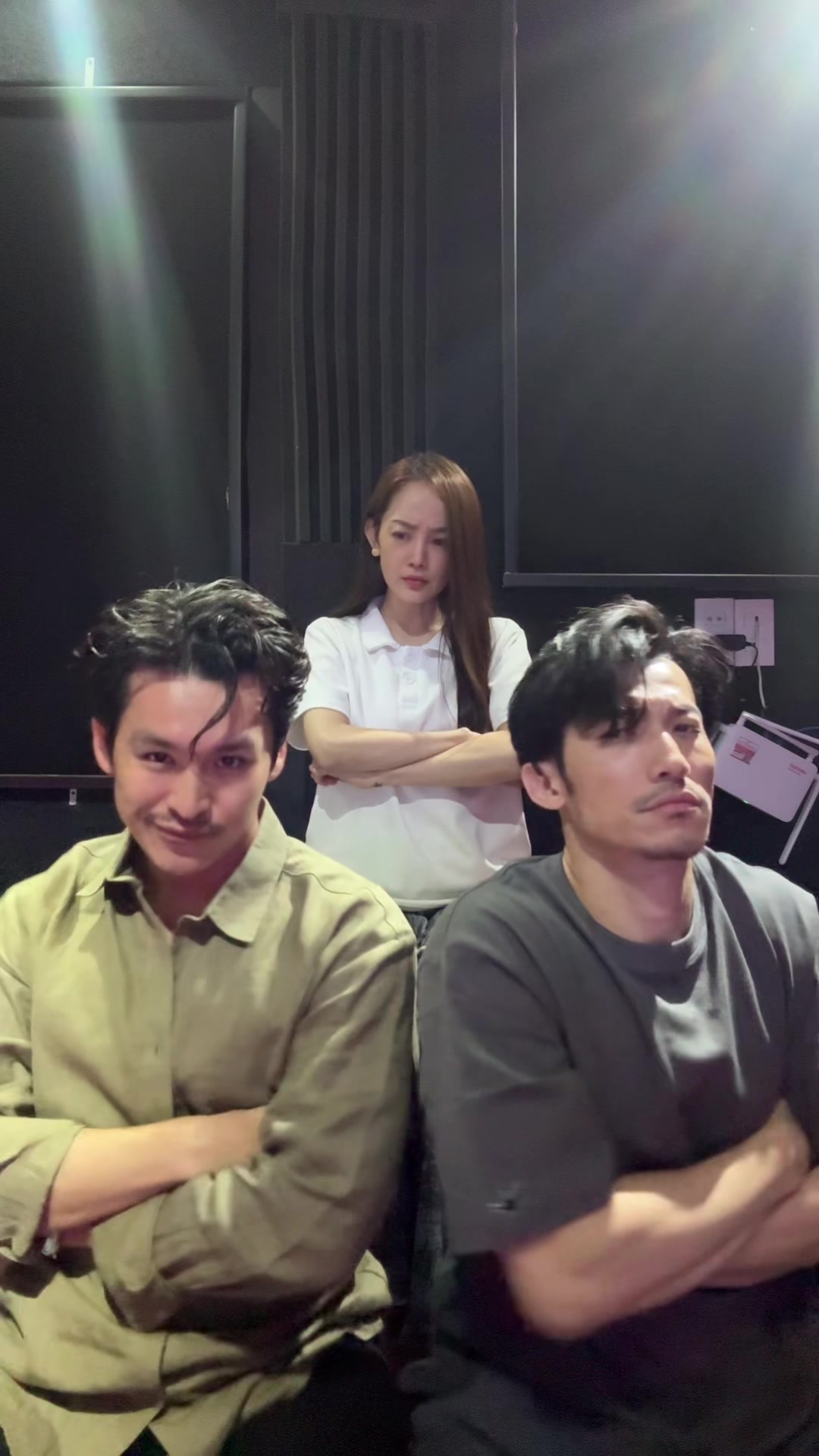 @Sáng đi chụp tối đi show