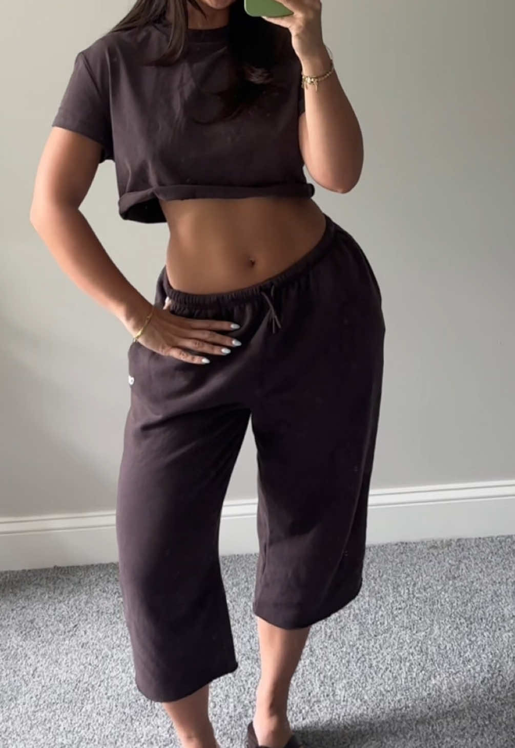 @legswithshmegs