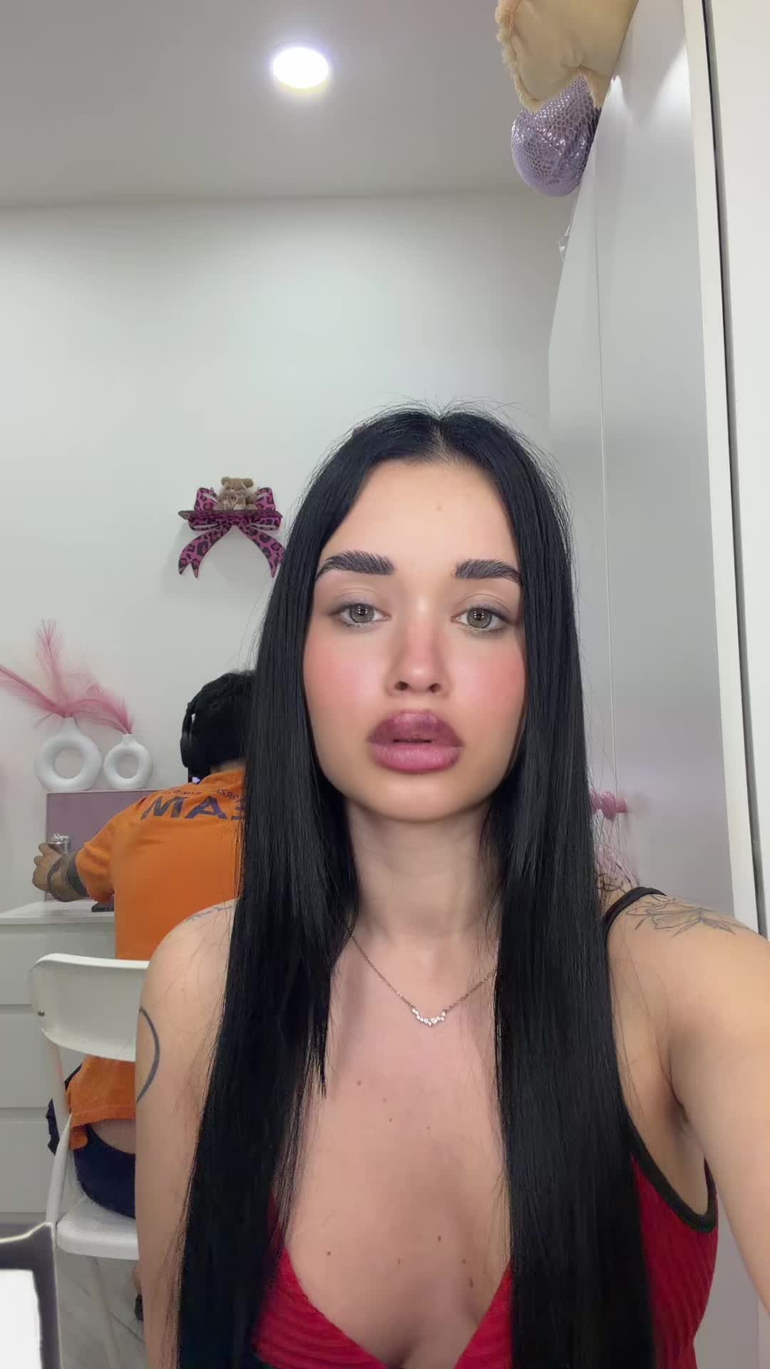 @tonyesara