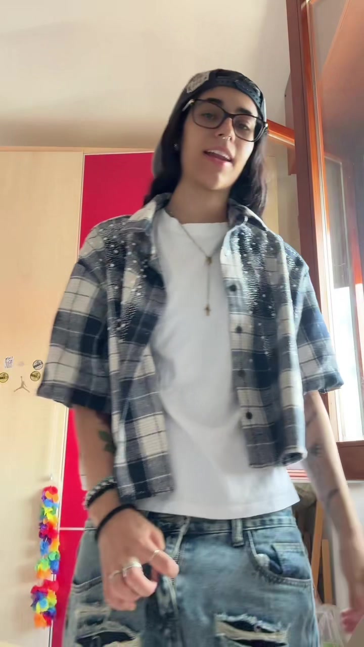 @de