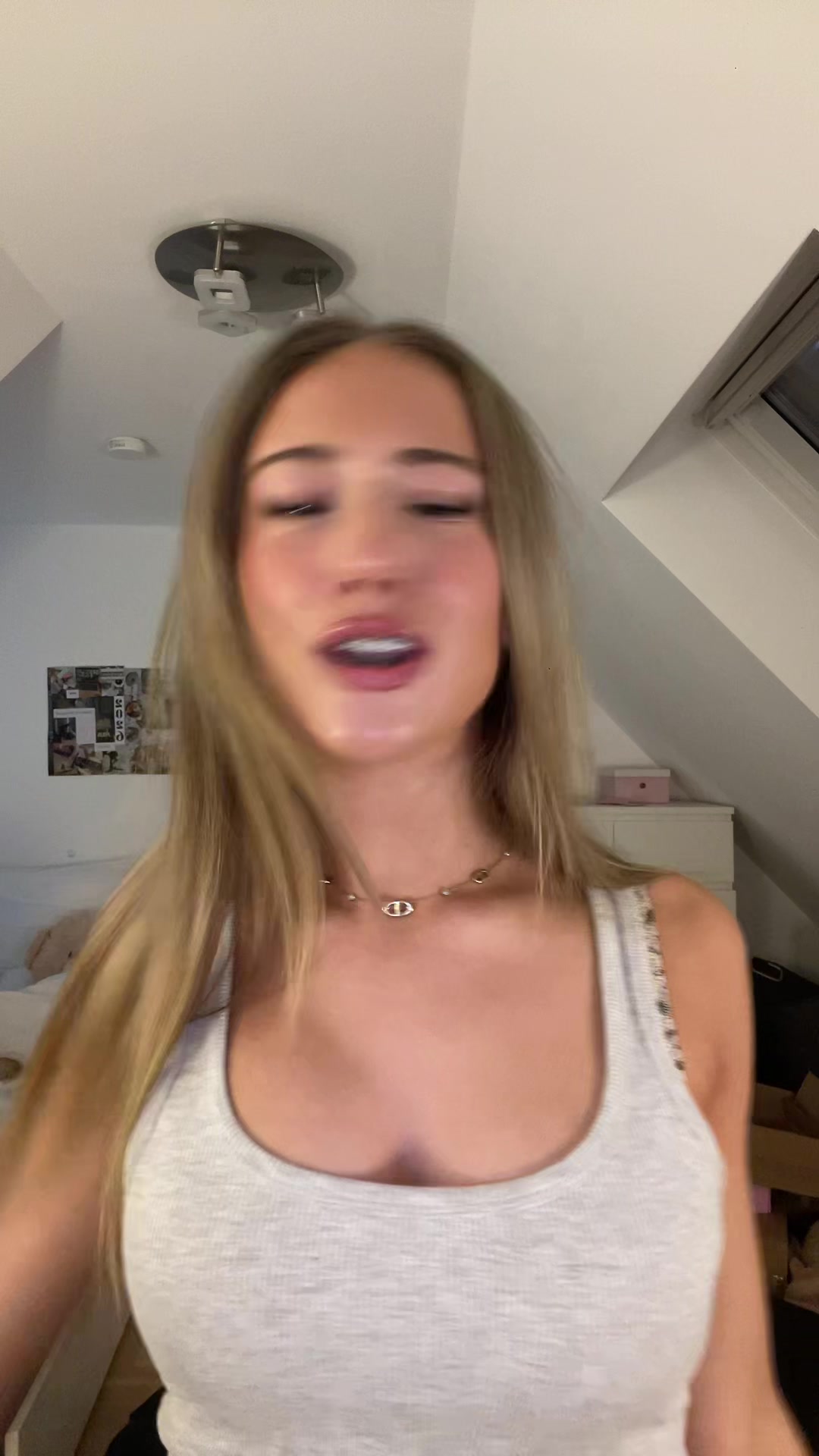 @Mia