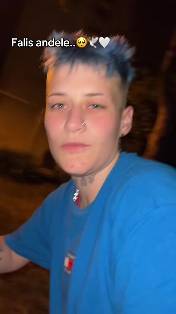 @Čombe 💫