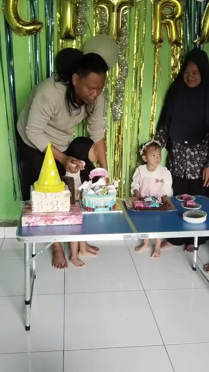@C. naura