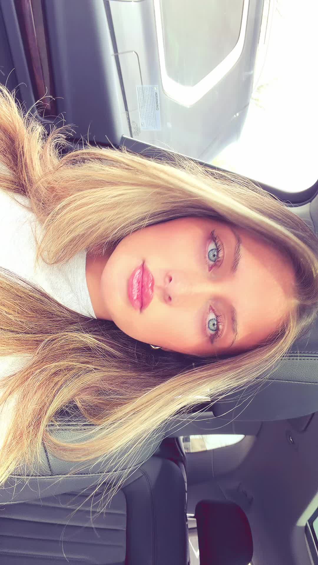 @Izscansarole
