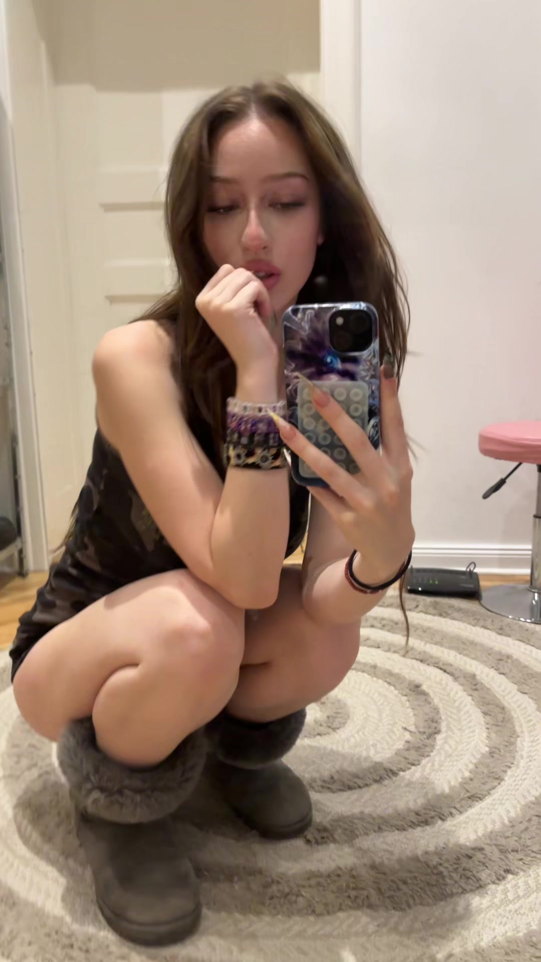 @hellcazlookneon