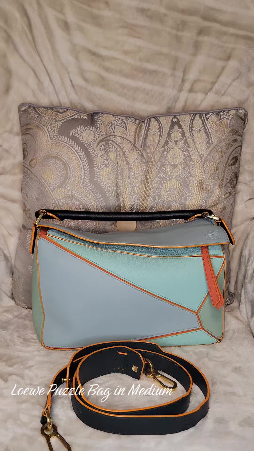 @CoolGirlCarry