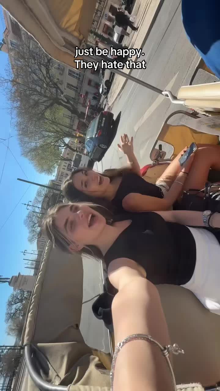 @_lucii06