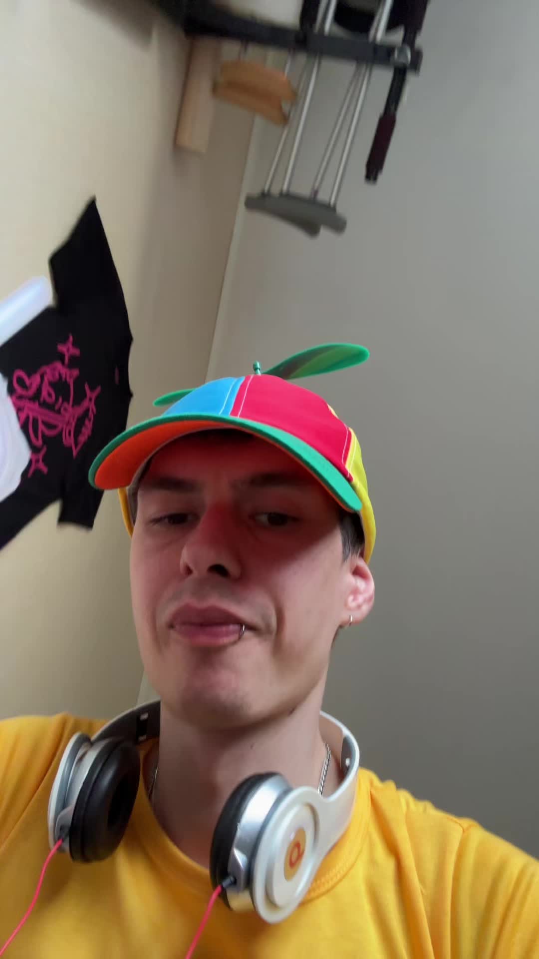 @Максим Зихель Лох