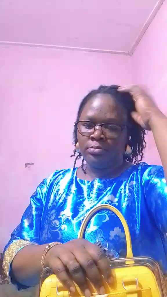 @Sandra Ciss&eacute;