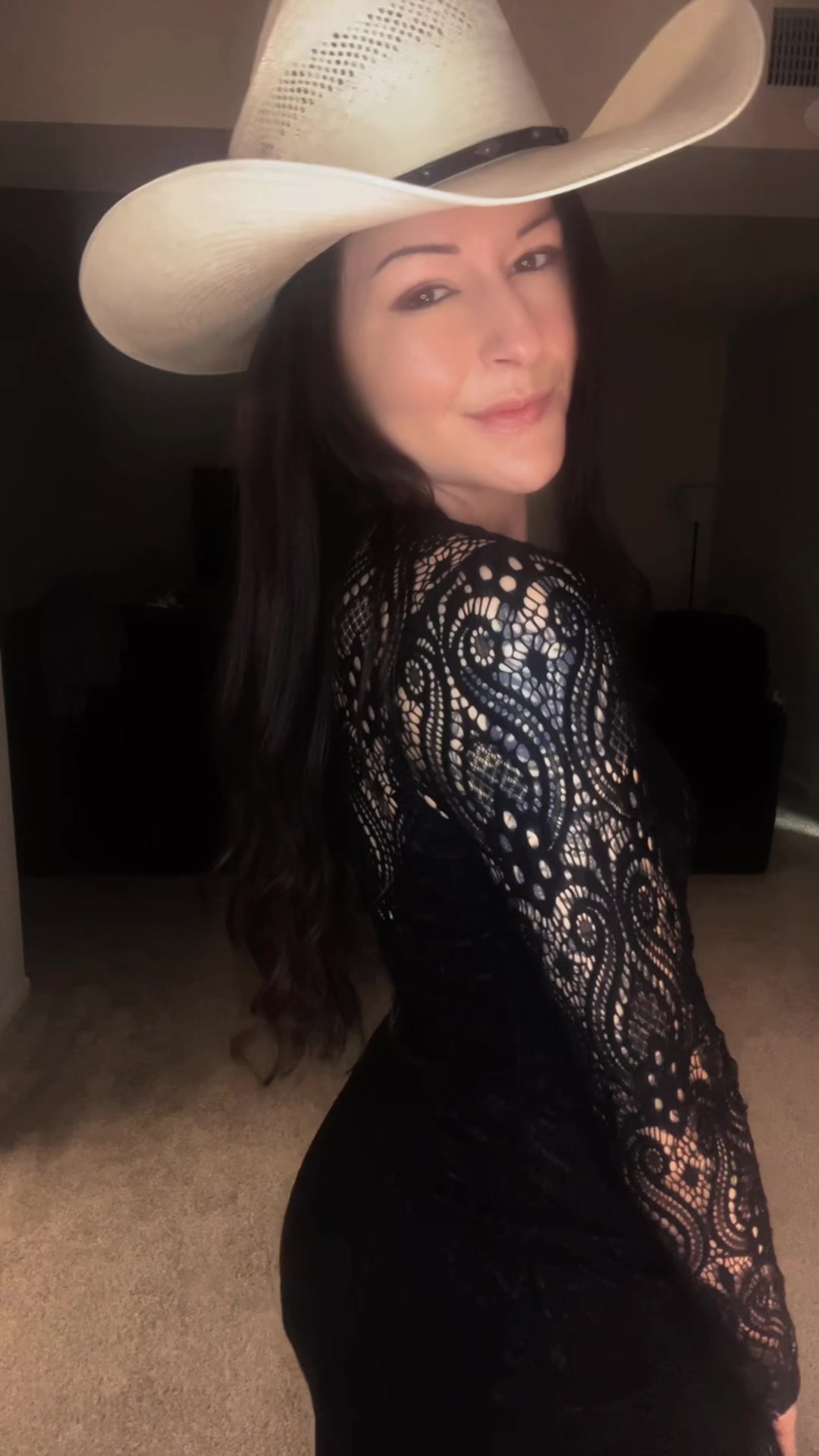 @𝒮𝐻𝒴𝒴  🎀