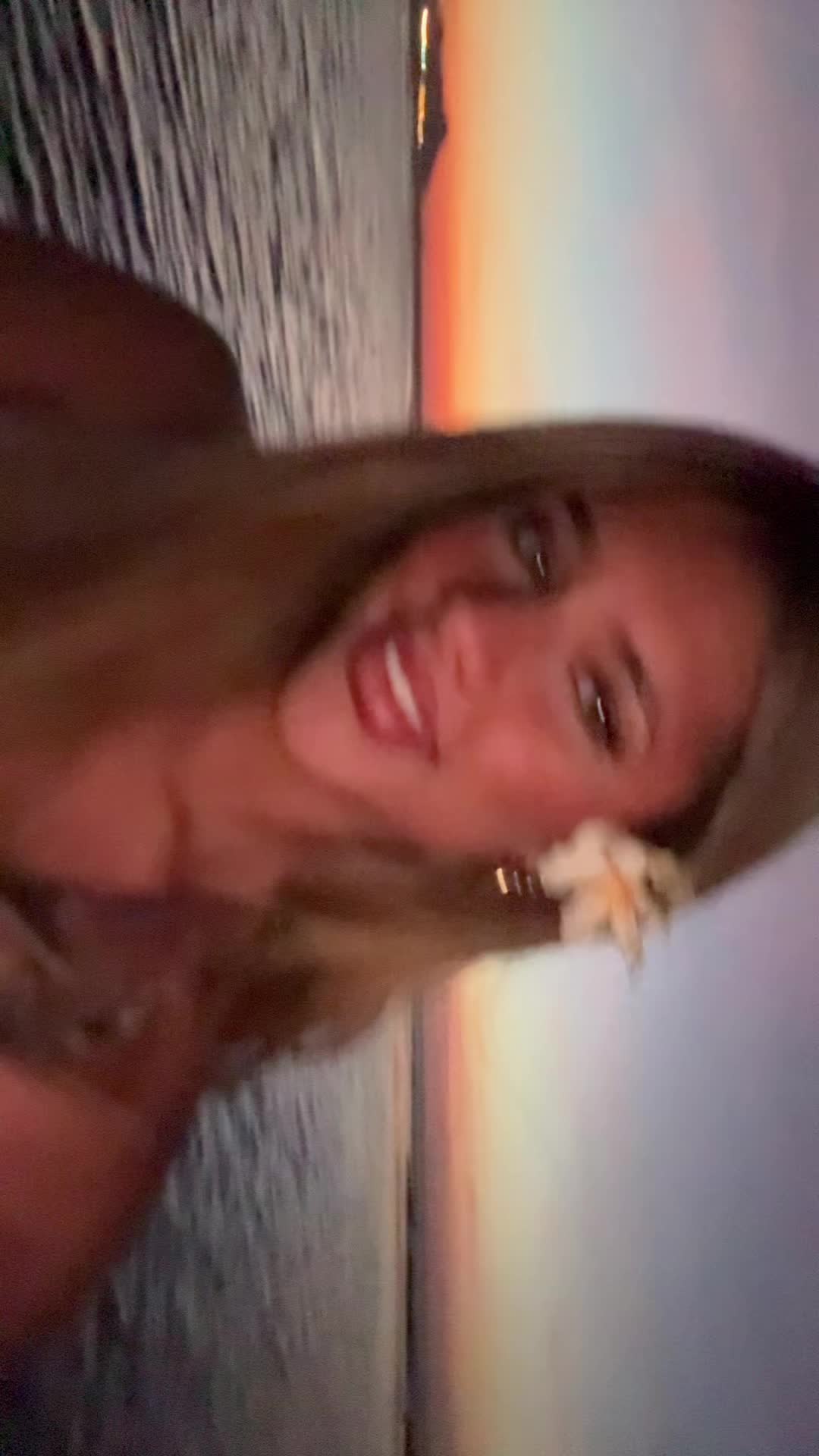 @S U E