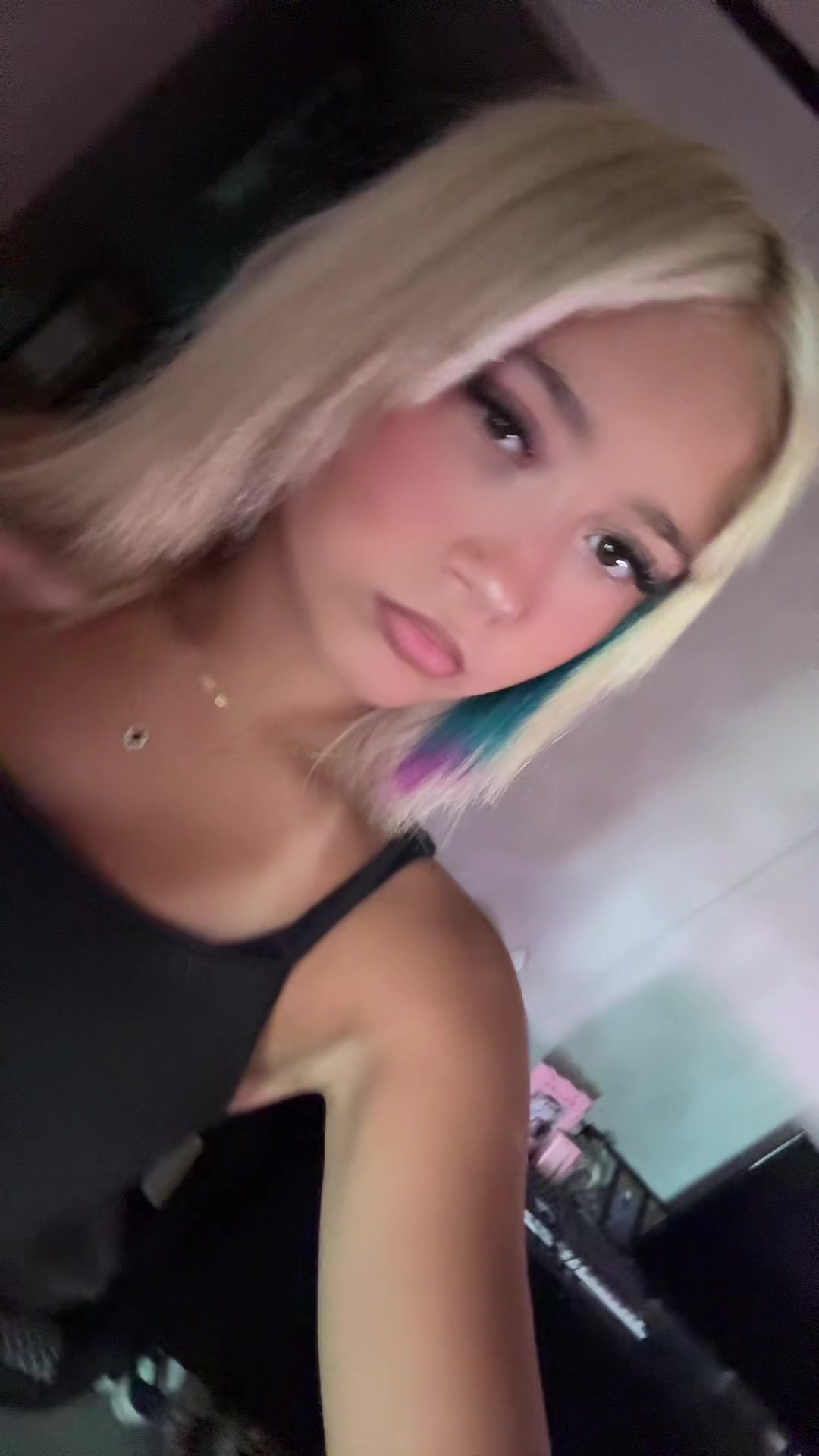@⃟