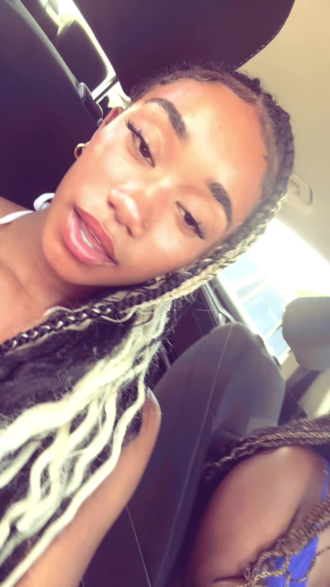 @Mani👅