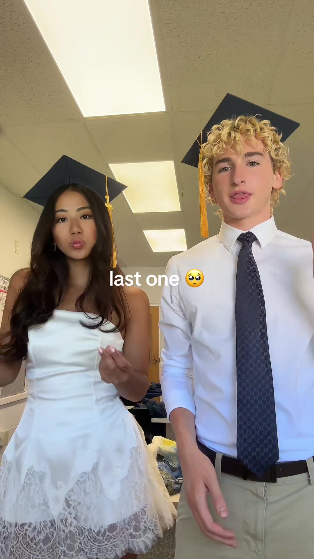 @😎