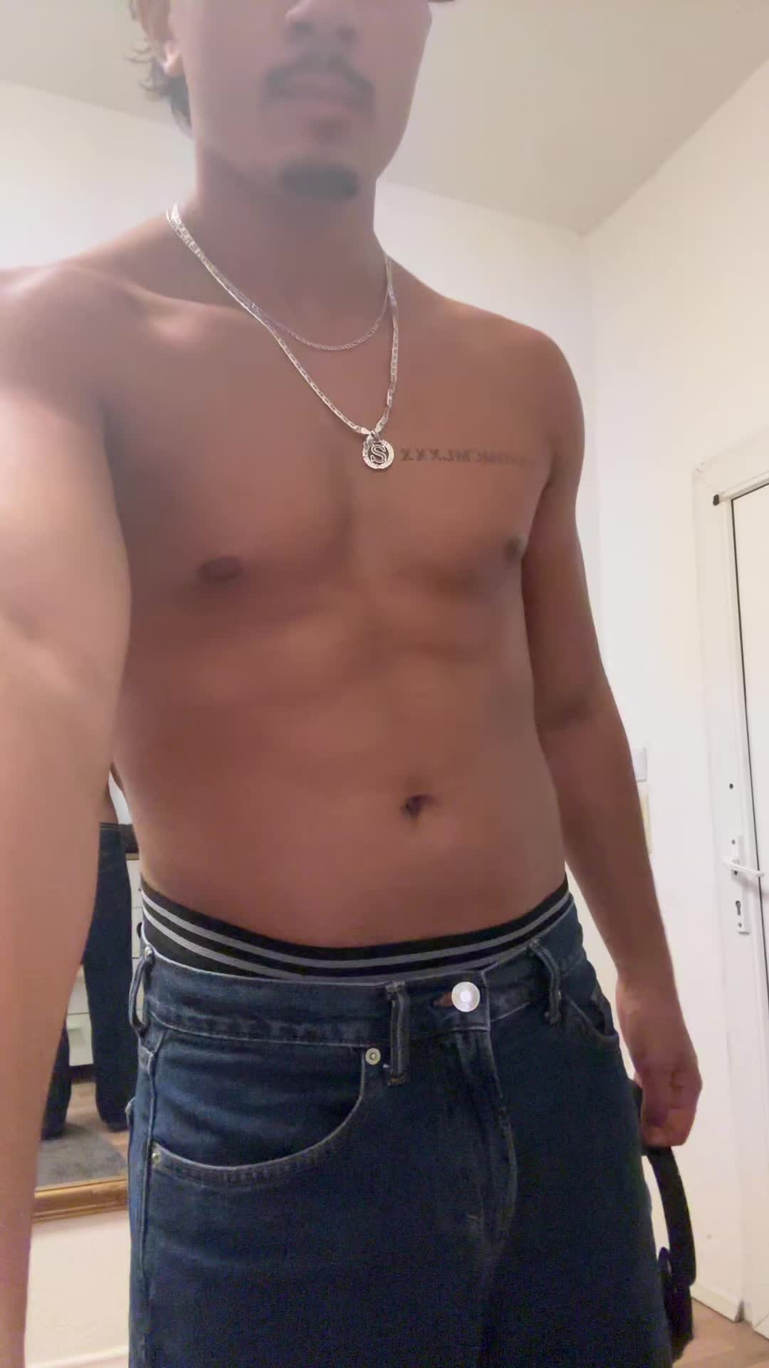 @Husseinoo