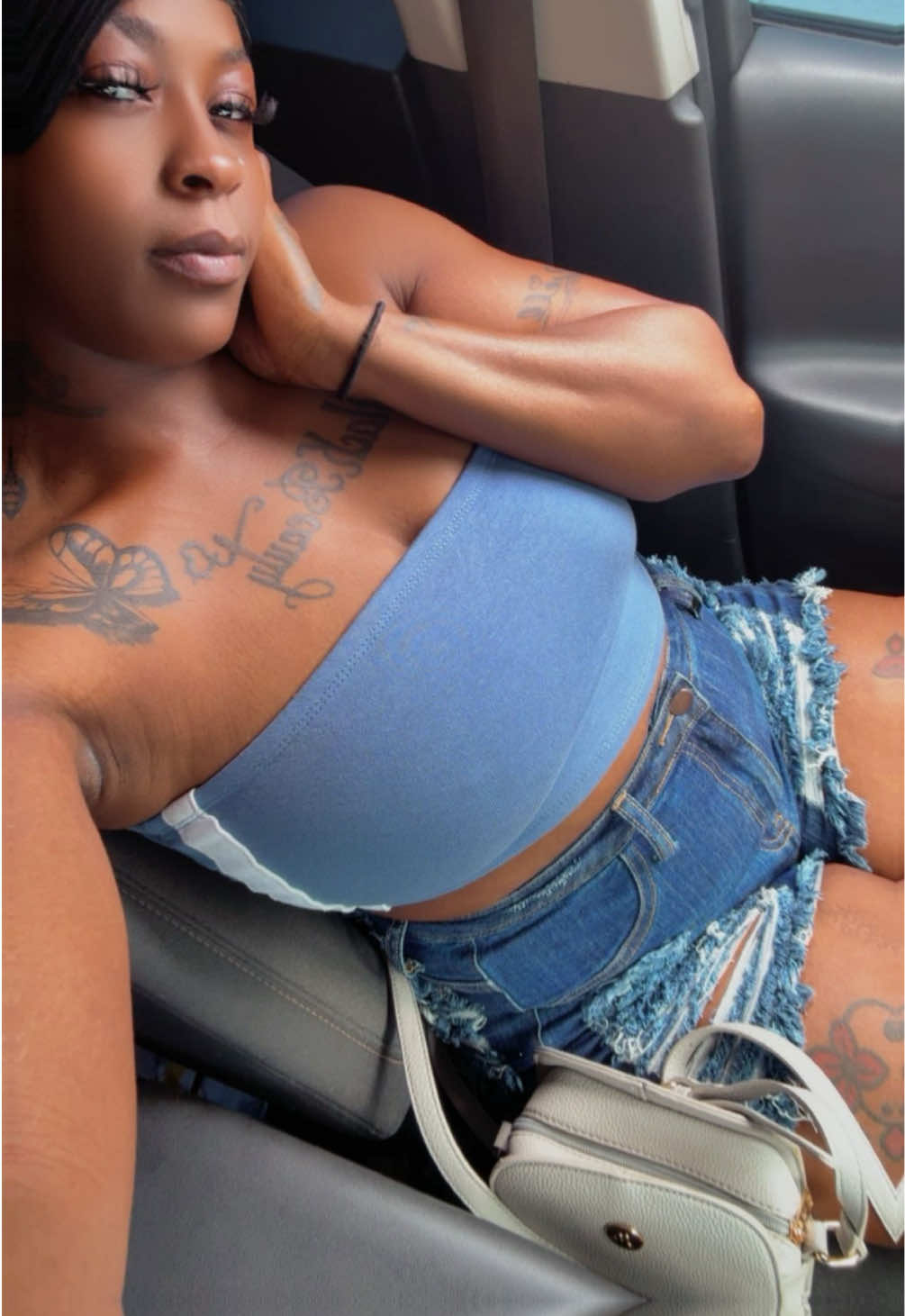 @lovelyRoni🥰