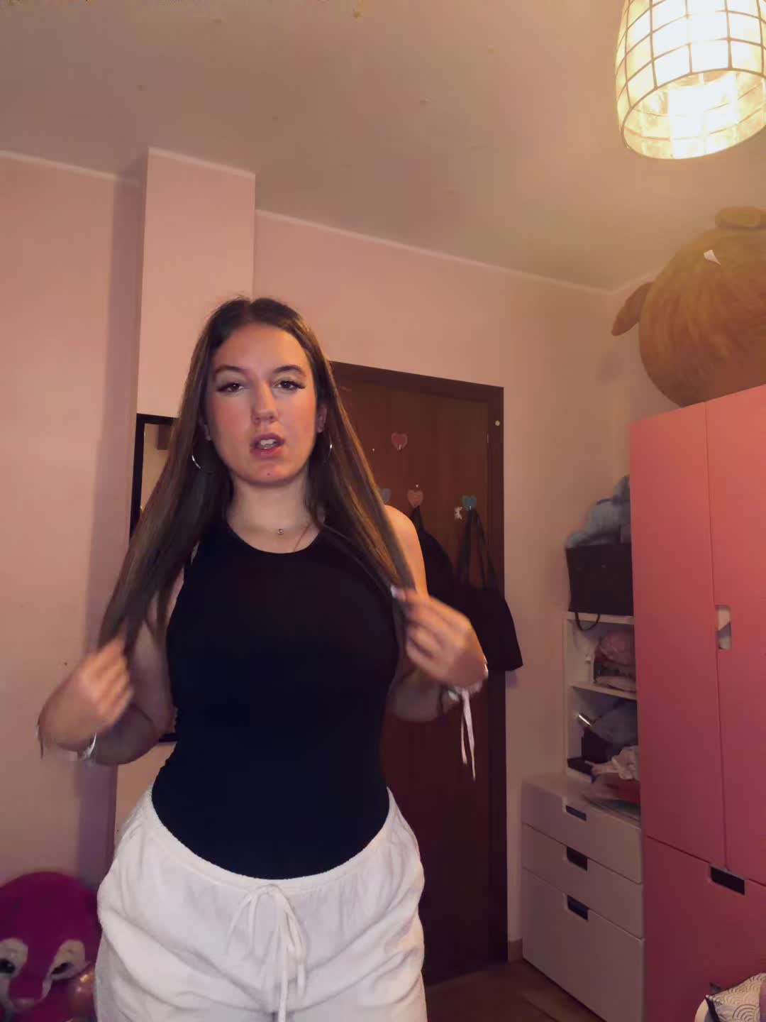 @🦈