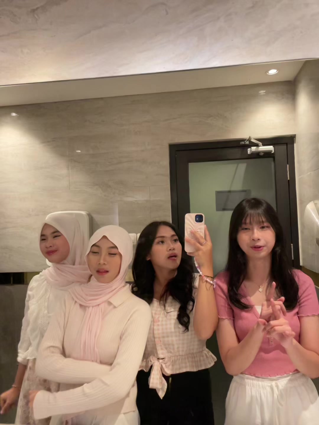 @Naura💄