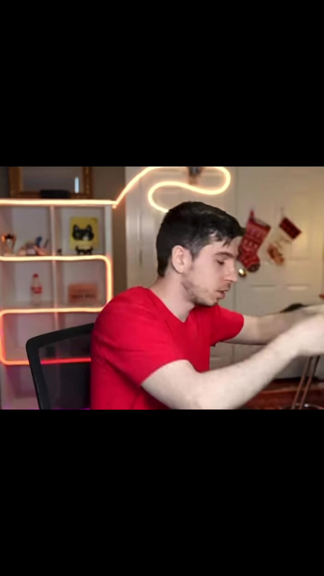 @Layze🦇