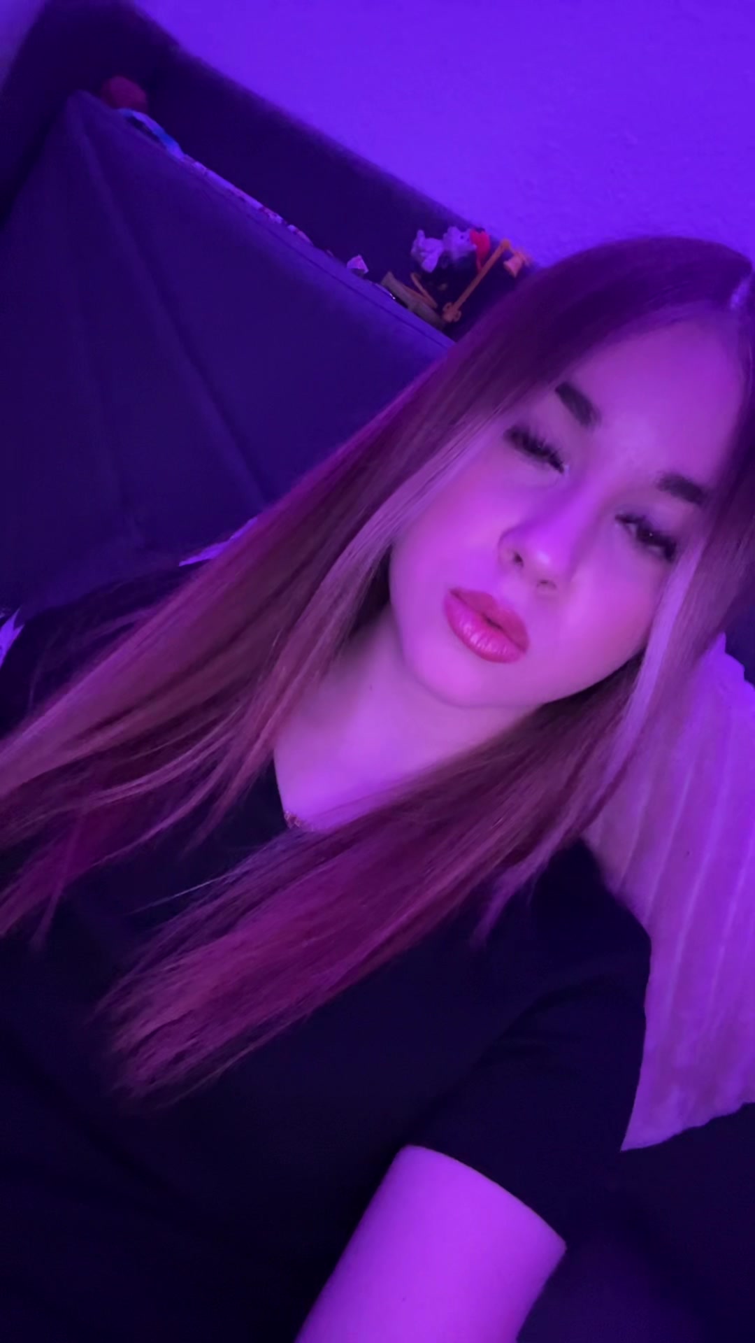 @Emely ✞