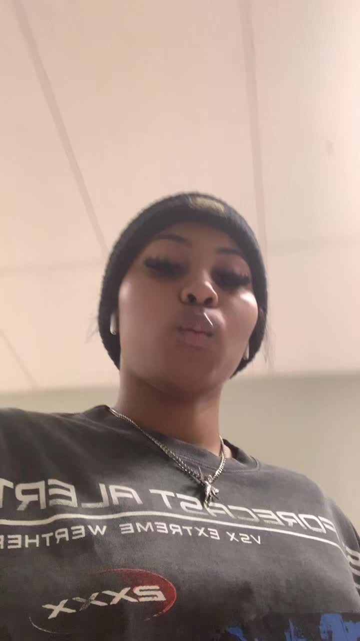 @lilpeanuttyy