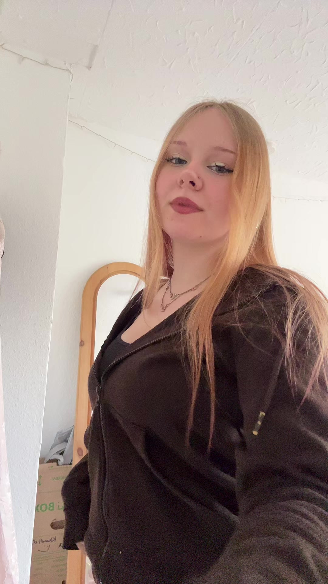 @𝐊 𝐈 𝐀 𝐑 𝐀 🦢