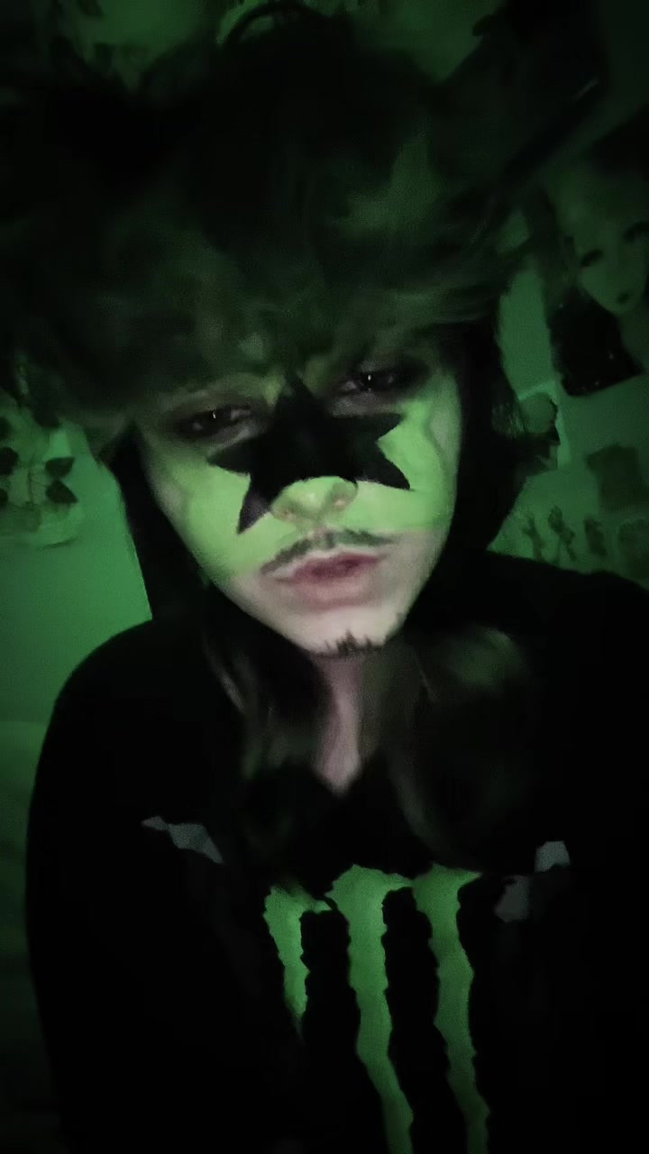 @+🦇{-🩻Enzo🩻-}🦇+