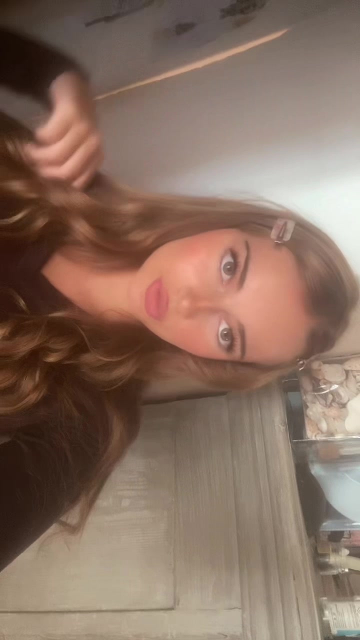 @✧・゚: ✧ 𝓑𝓵𝓸𝓷𝓭𝓲𝓮 ✧:・゚