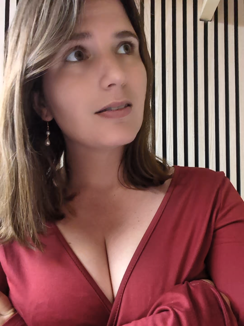 @justme-elena